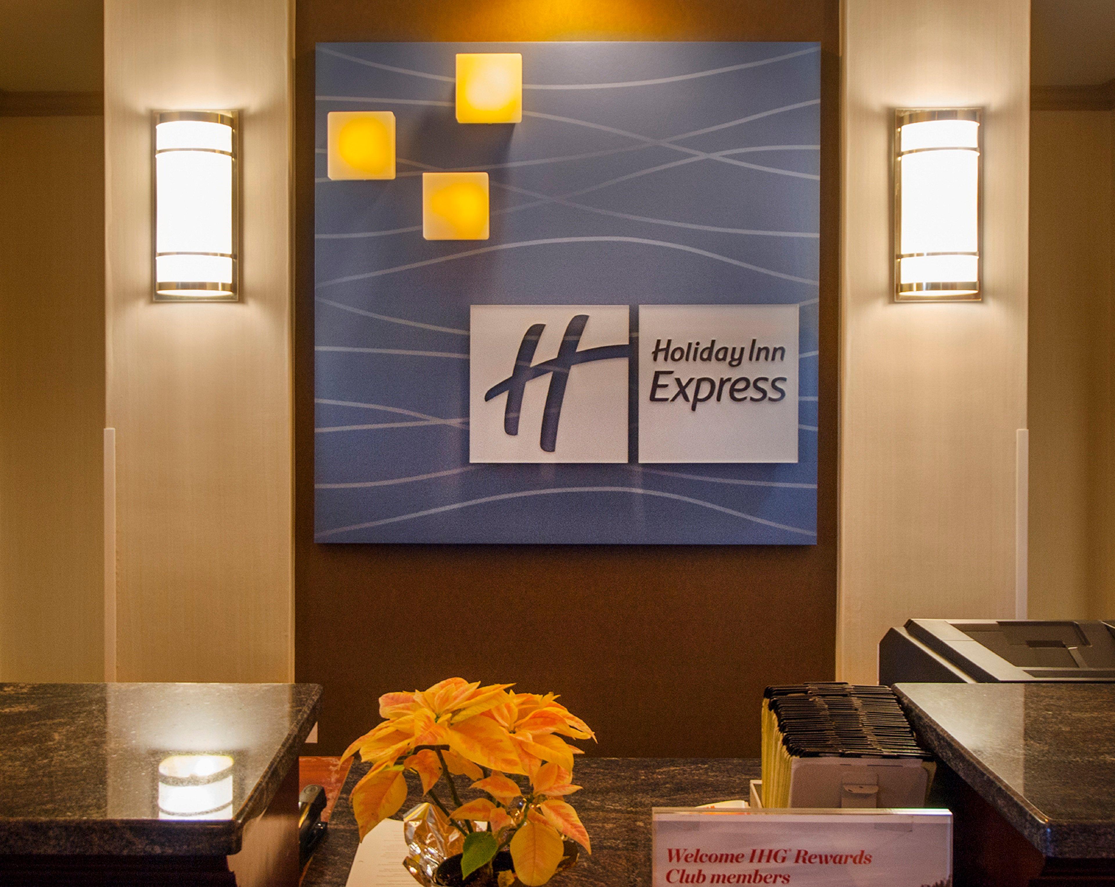 Holiday Inn Express & Suites Buffalo Airport, An Ihg Hotel Cheektowaga Exterior photo