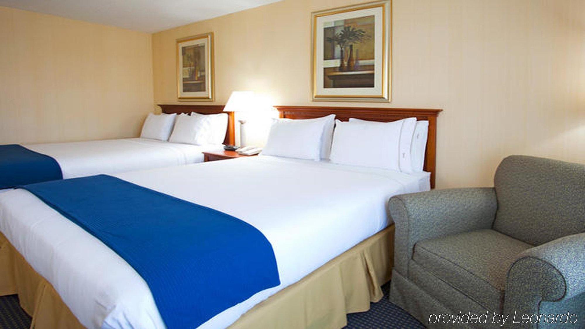 Holiday Inn Express & Suites Buffalo Airport, An Ihg Hotel Cheektowaga Room photo