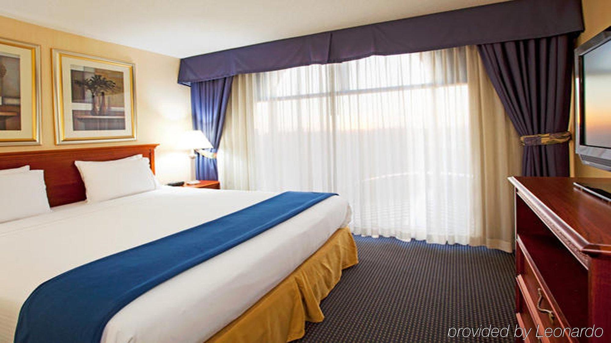 Holiday Inn Express & Suites Buffalo Airport, An Ihg Hotel Cheektowaga Room photo